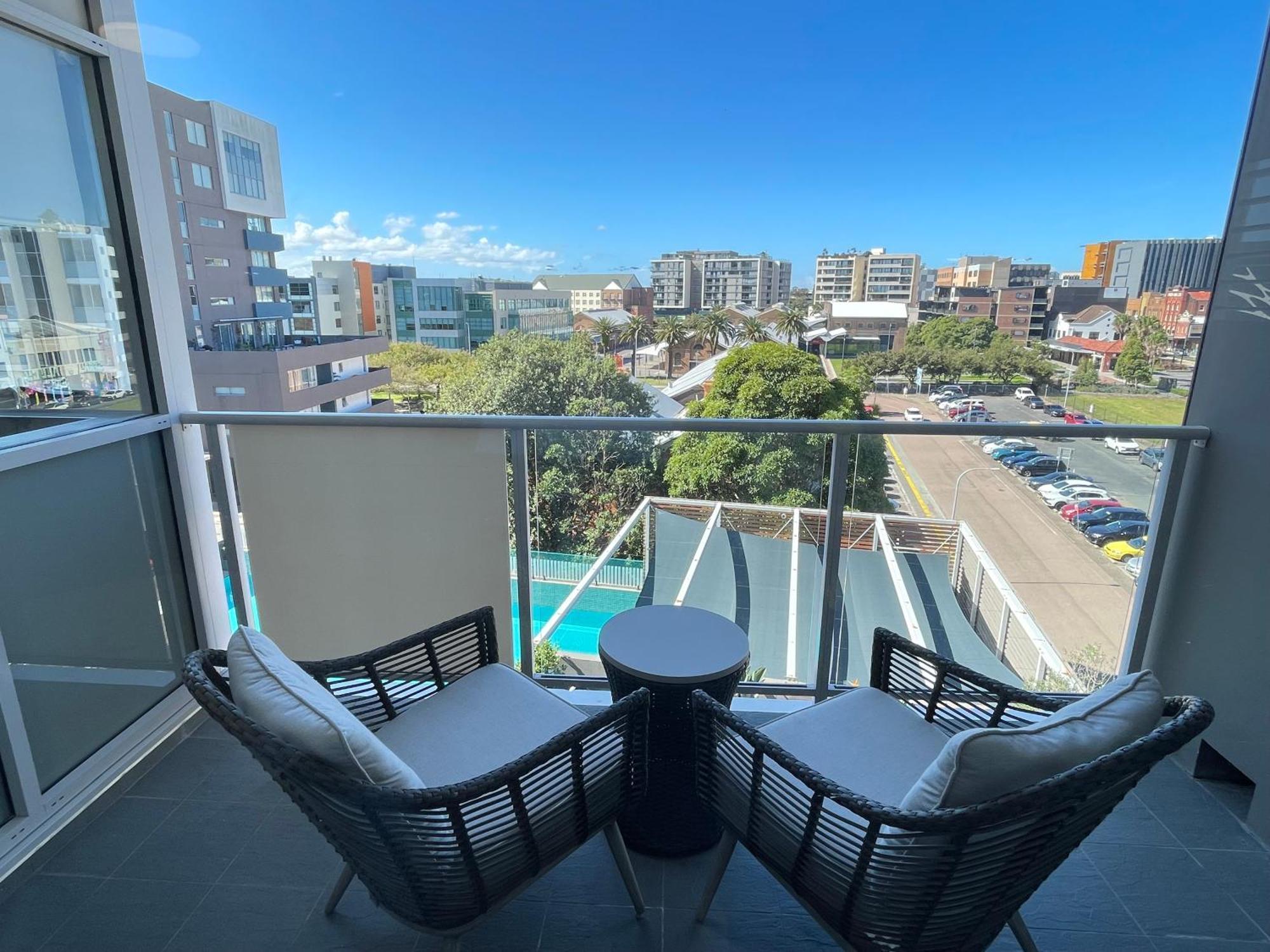 Honeysuckle Executive Apartments Newcastle Exterior photo